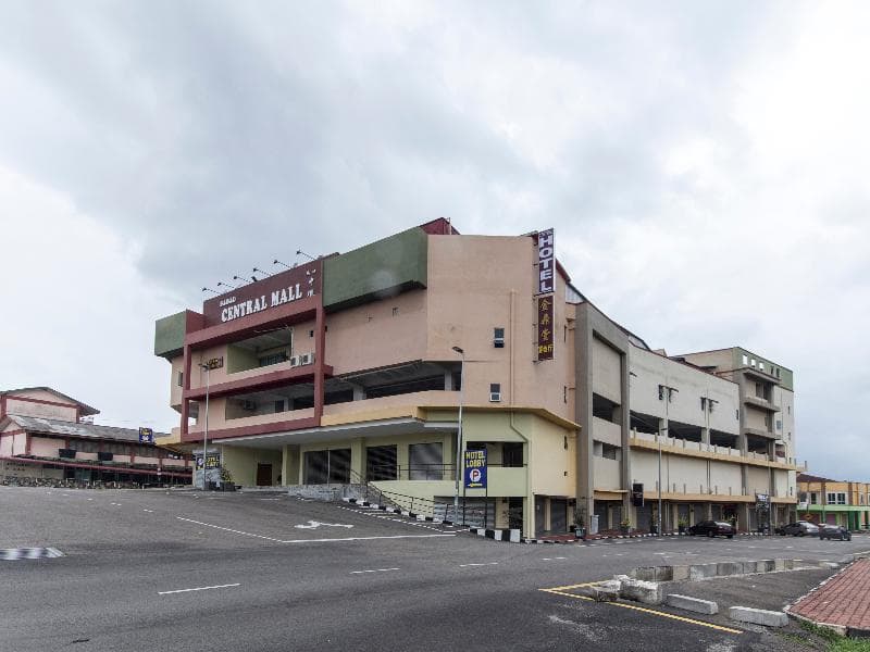 Central Hotel main