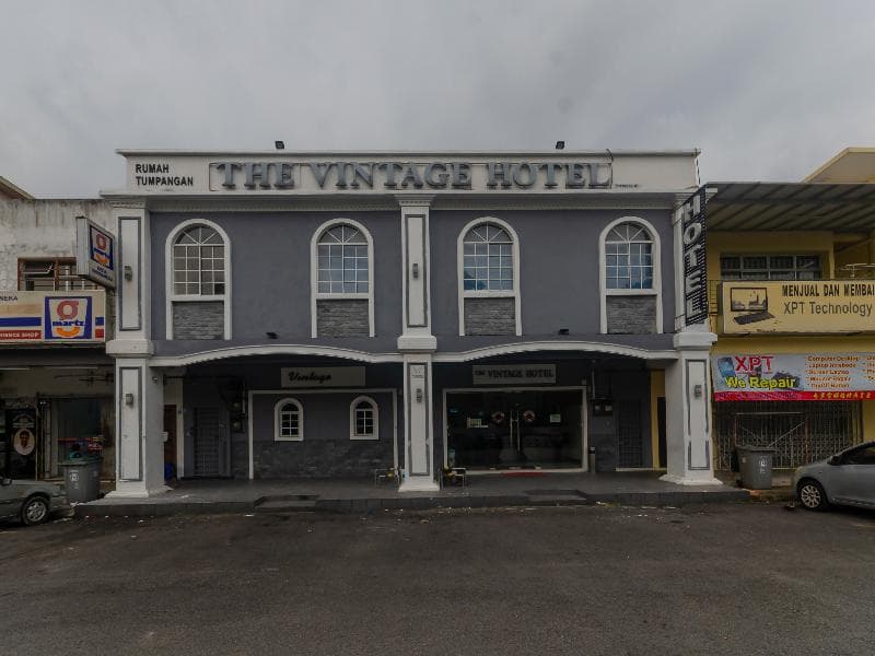 Oyo 596 The Vintage Hotel 2