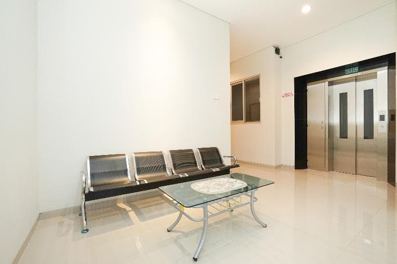 Oyo 614 Graha 8 Syariah 4