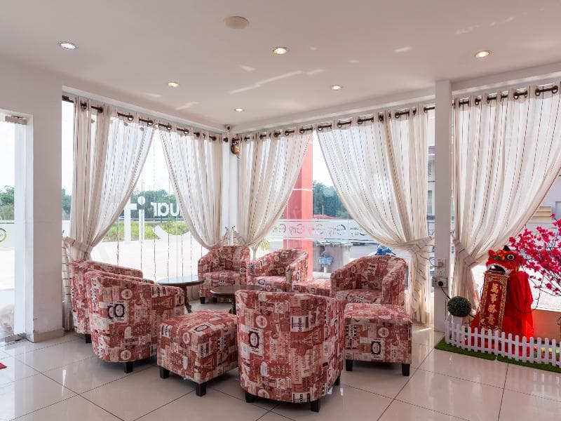 Oyo 756 Muar City Hotel 4