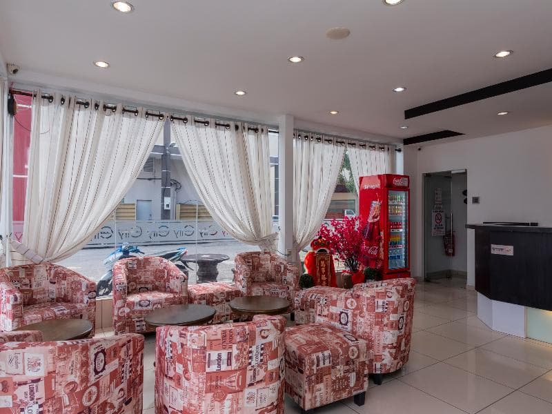 Oyo 756 Muar City Hotel 5