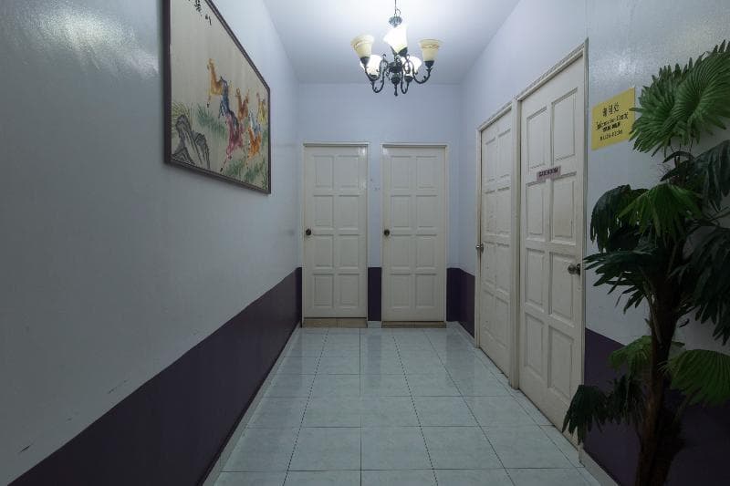 Oyo 880 Hotel Purple Town 4