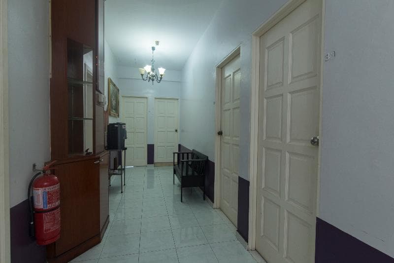 Oyo 880 Hotel Purple Town 5