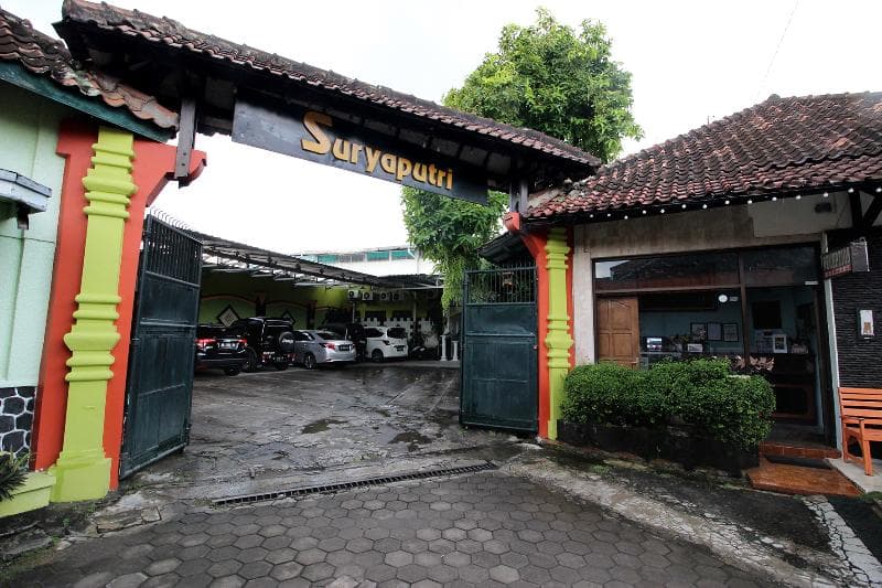 Reddoorz Plus Syariah Near Lempuyangan Station 3 4