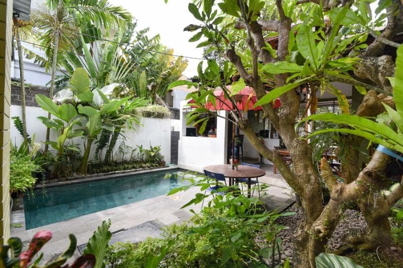 RedDoorz near Pantai Sanur Bali main
