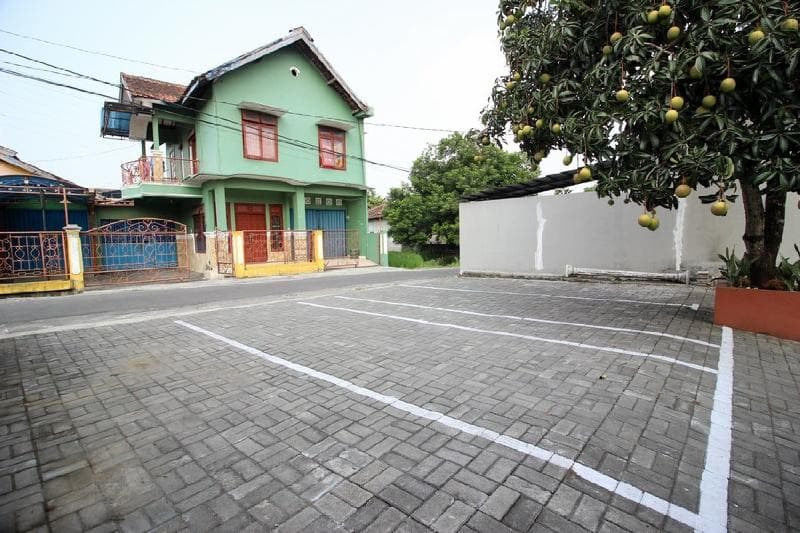 Reddoorz Plus @ Jalan Damai 2 5