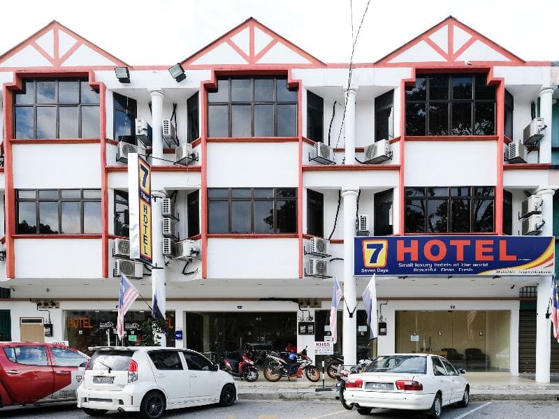Seven Days Hotel 3