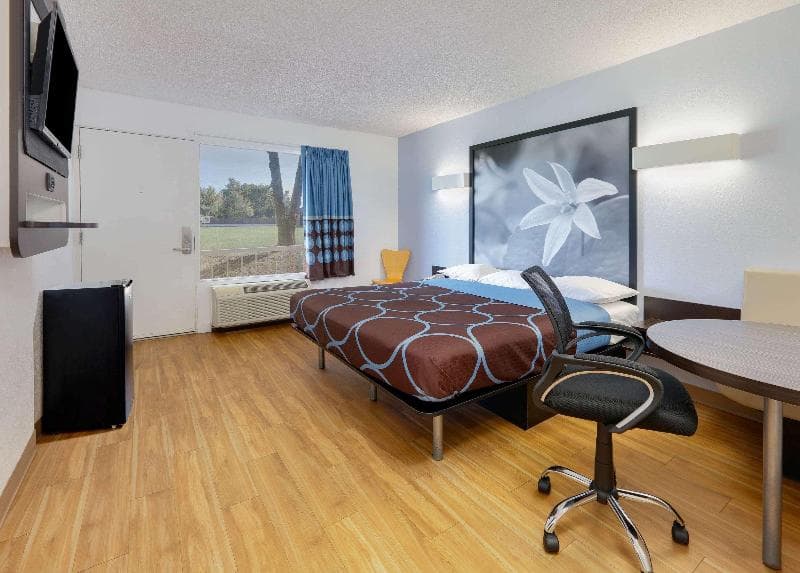 Super 8 By Wyndham Fort Smith 3