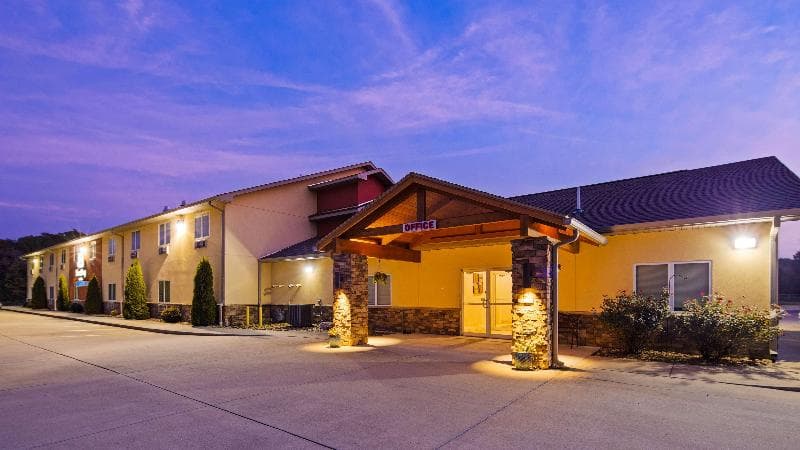 Surestay Hotel By Best Western Whittington Rend Lake 2