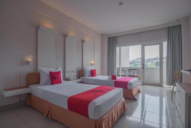 Reddoorz Plus Near Kampung Gajah 3 4