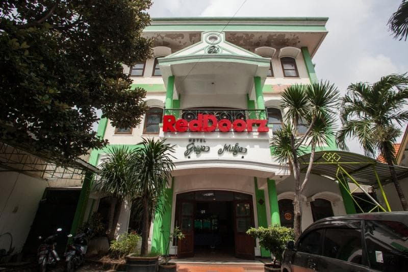 Reddoorz @ Genteng Surabaya 2 2
