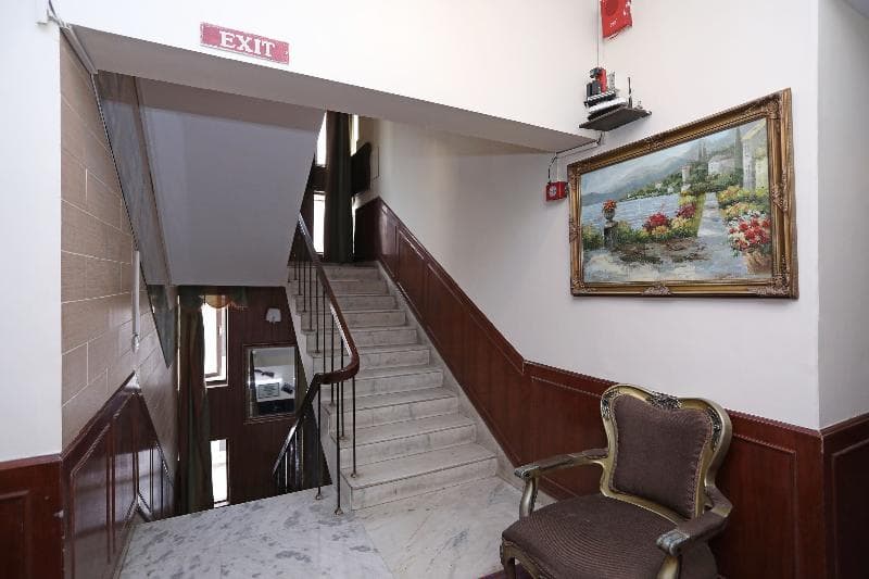 Hamilton Hotel 4