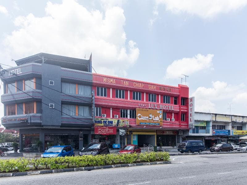 Lux Hotel main