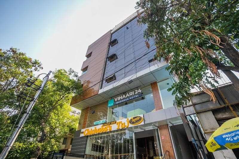Vihaari 24 Business Hotel photo 1