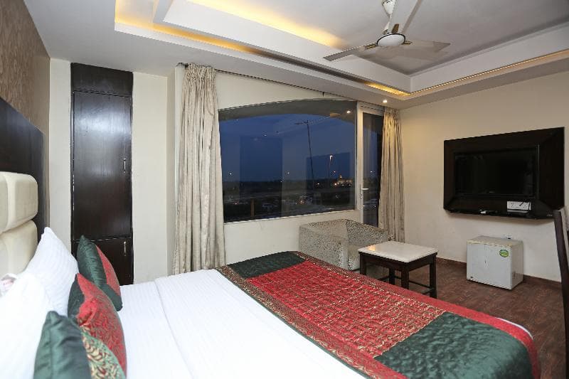 Lohias Hotel 4