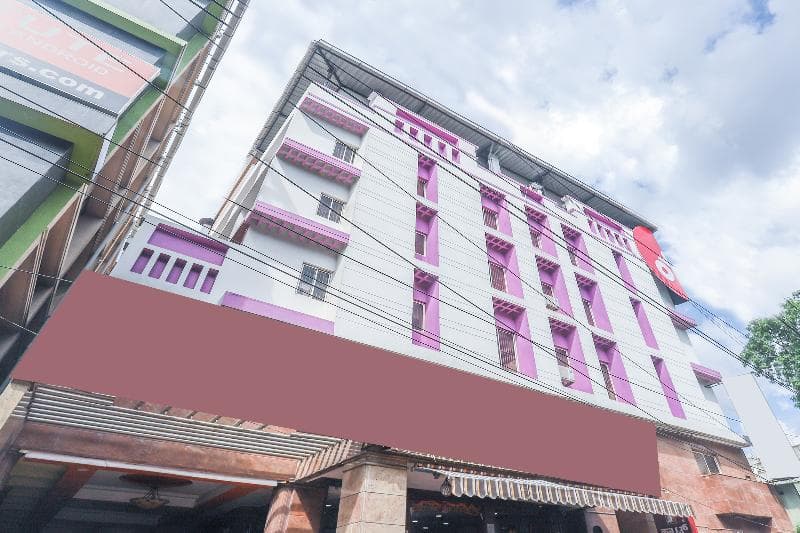 Oyo 4439 Aura Inn 3