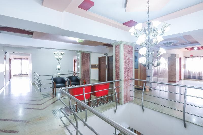 Oyo 4439 Aura Inn 4