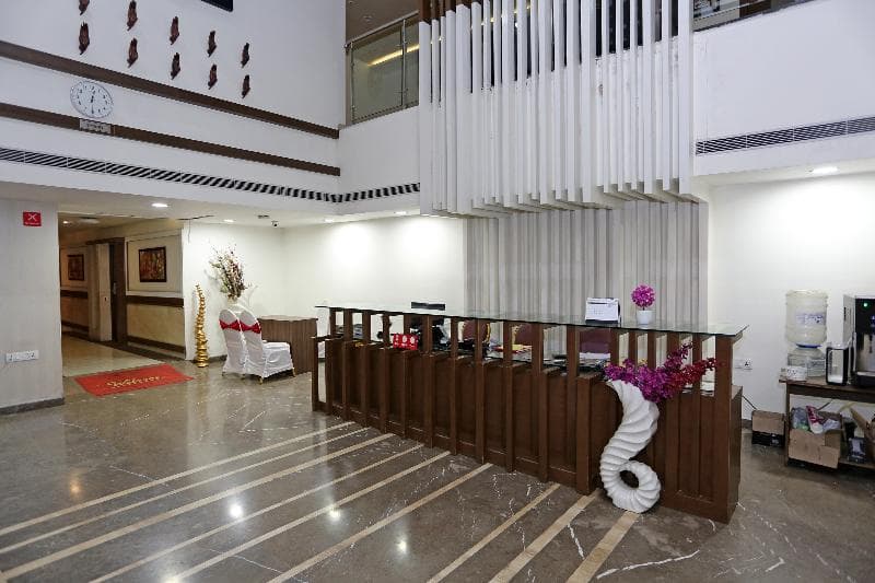 Oyo 897 Surabhi Elite 4