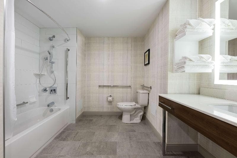 Hampton Inn & Suites Charlottetown 3