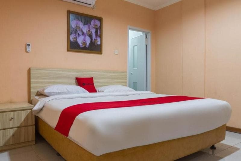 Reddoorz Near Istana Plaza 2 4