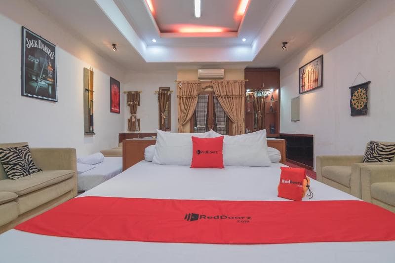 Reddoorz Near Margahayu Raya 3