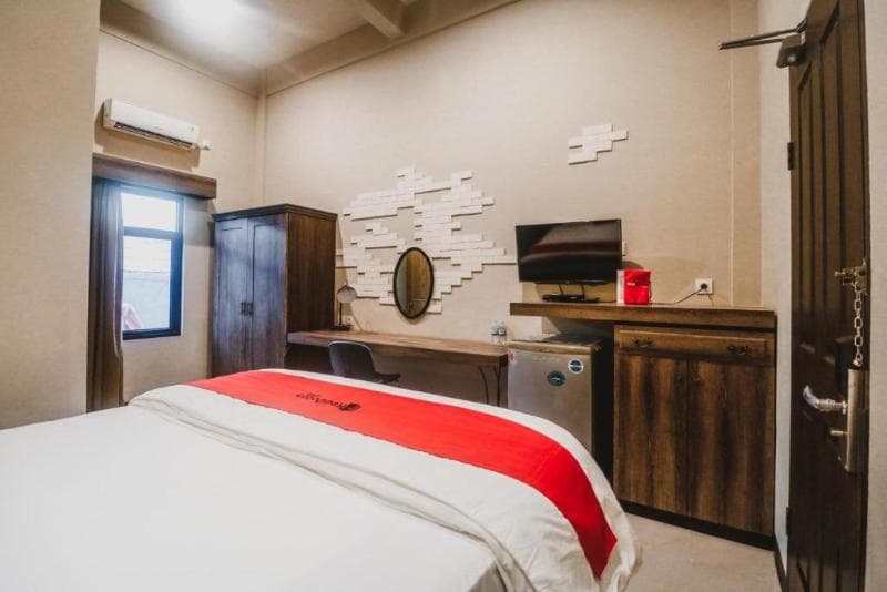 Reddoorz Plus Near Mall Slipi Jaya 2