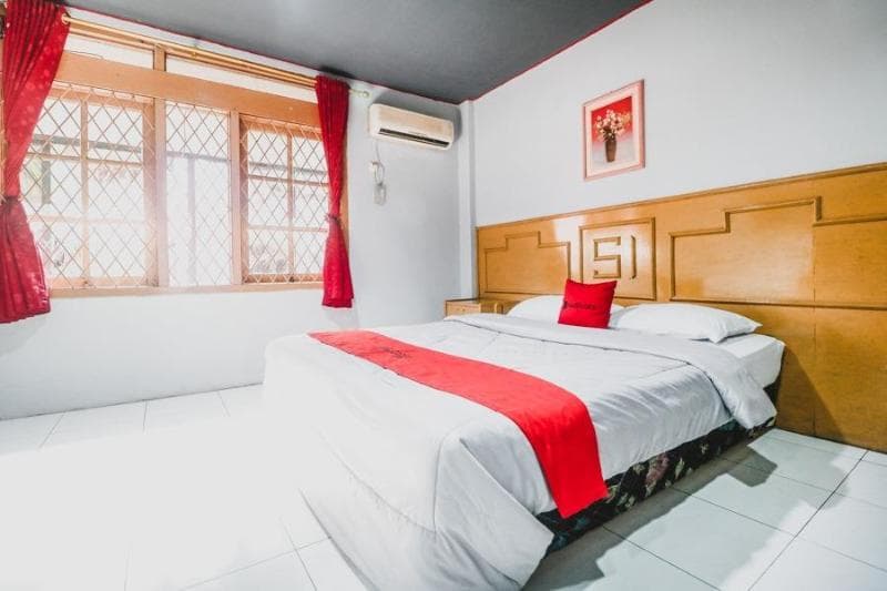 Reddoorz Plus Near Senen 2 main