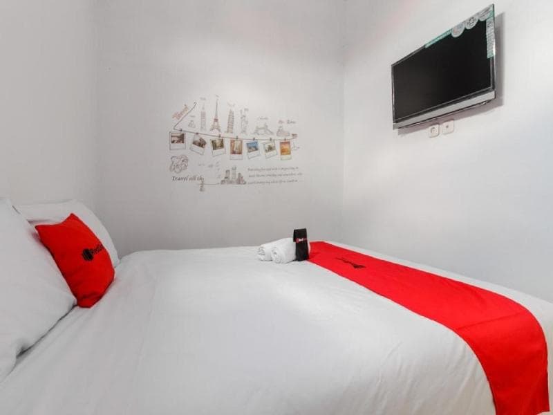 Reddoorz Plus Near Taman Rasuna Menteng 2
