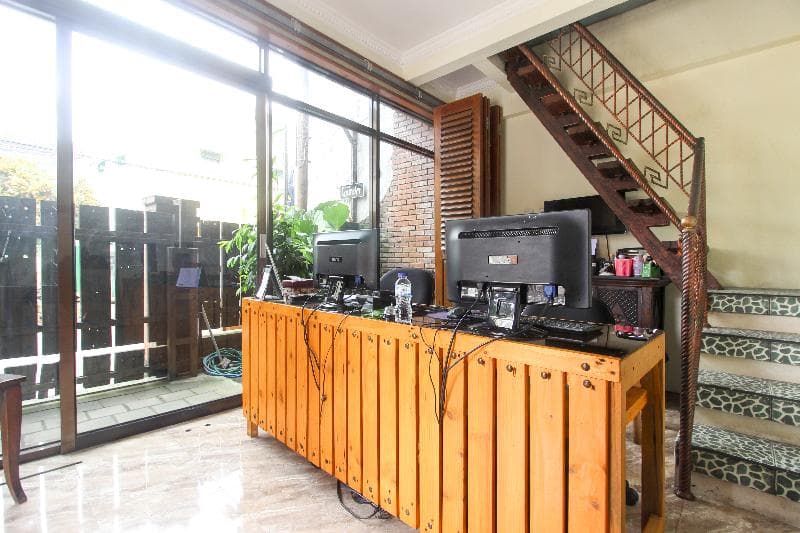 Reddoorz Near Amikom Yogyakarta 2 4