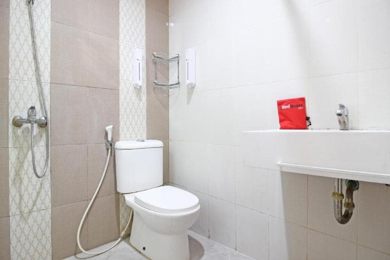Reddoorz Near Jogja City Mall 5