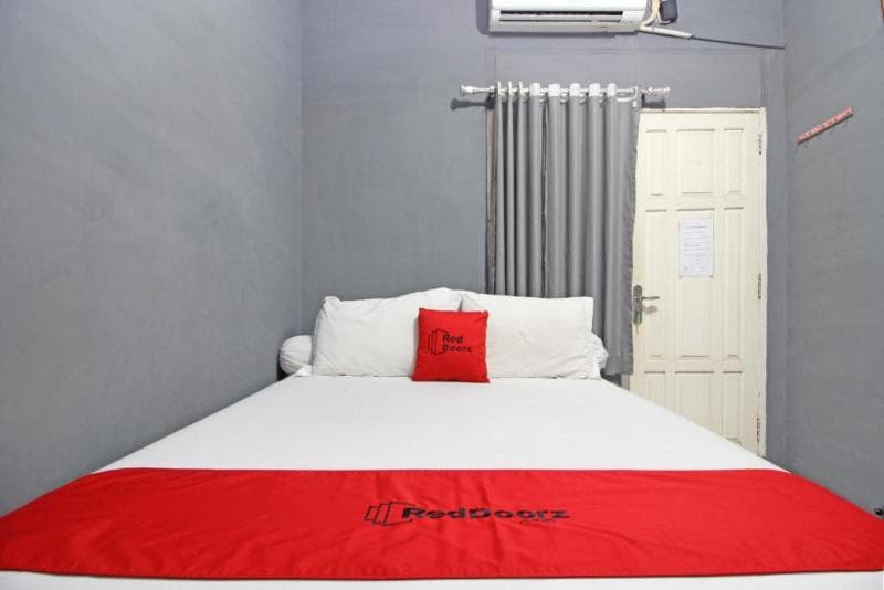 Reddoorz Near Terminal Condong Catur 2