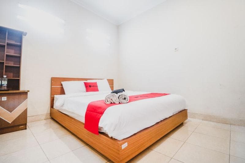 Reddoorz Plus @ Jalan Parangtritis 2 3