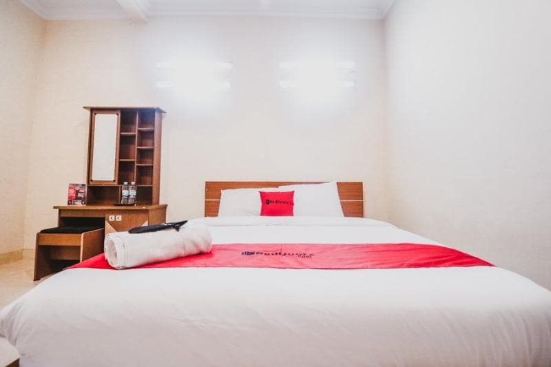 Reddoorz Plus @ Jalan Parangtritis 2 4