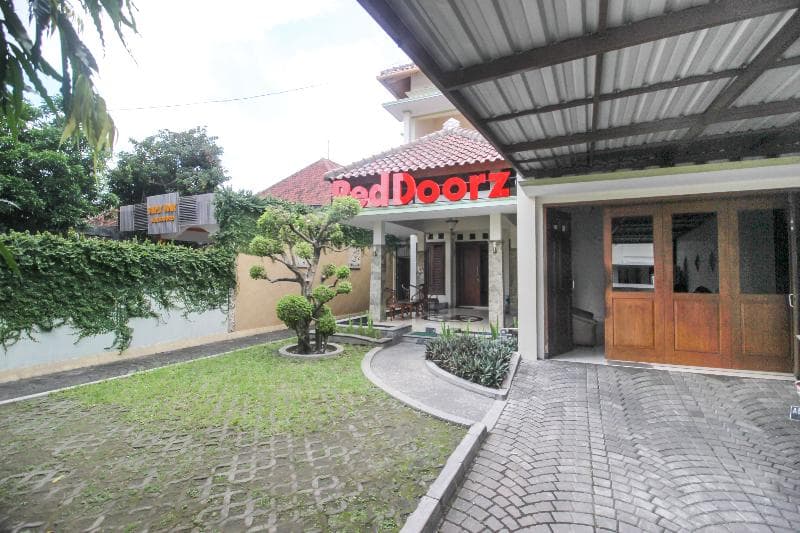 Reddoorz Plus @ Tegal Panggung 4