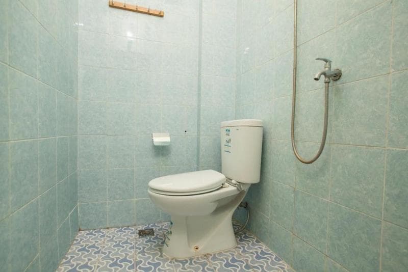 Reddoorz Near Petra University 2 5