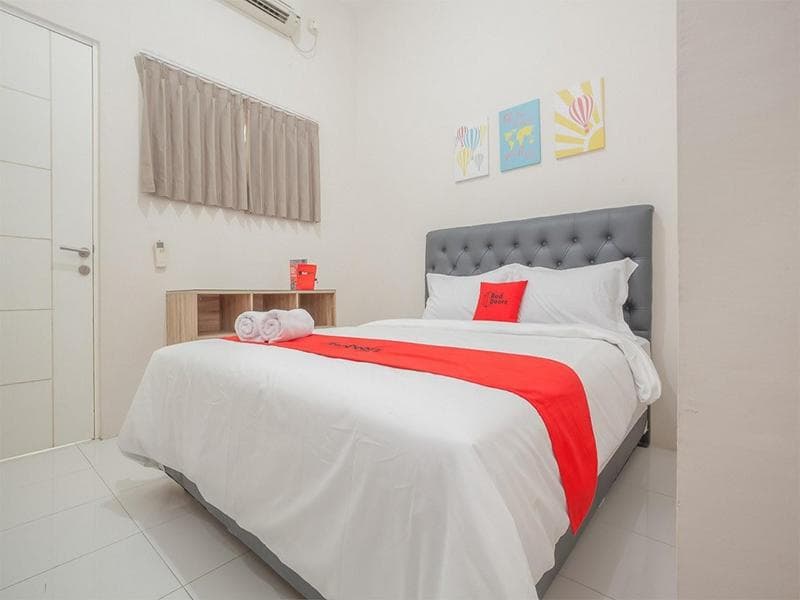 Reddoorz Near Ciputra Golf Surabaya photo 1