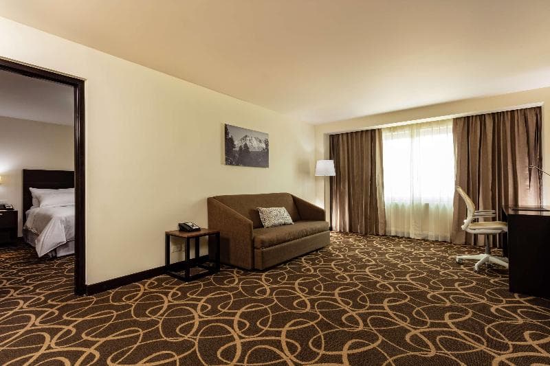 DoubleTree by Hilton Toluca photo 1