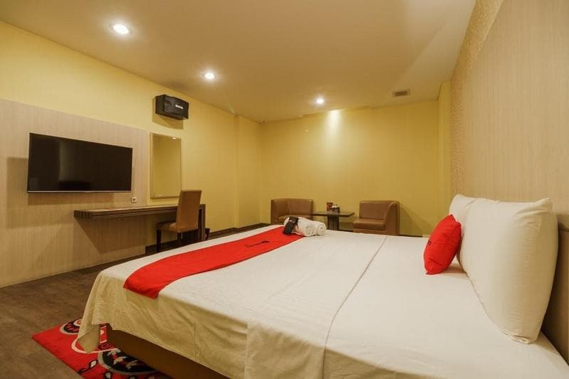 RedDoorz Plus Near Dunia Fantasi Ancol photo 1