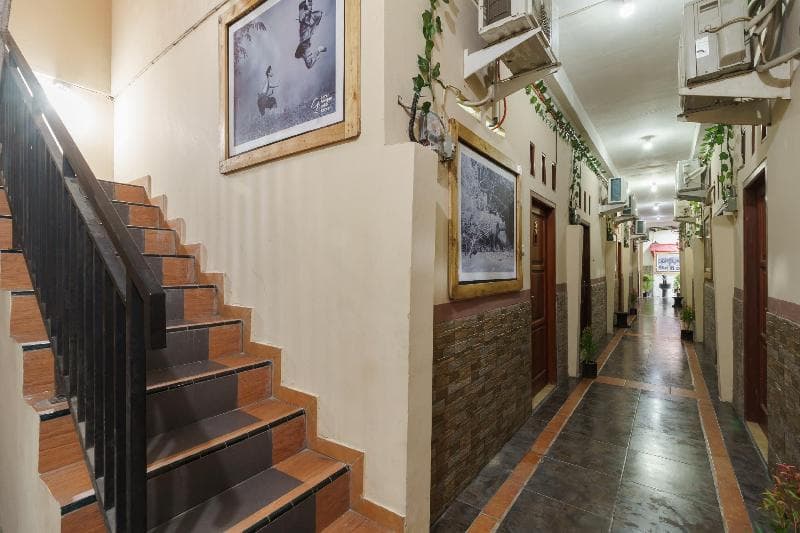 Oyo 90358 Poris Residence 3