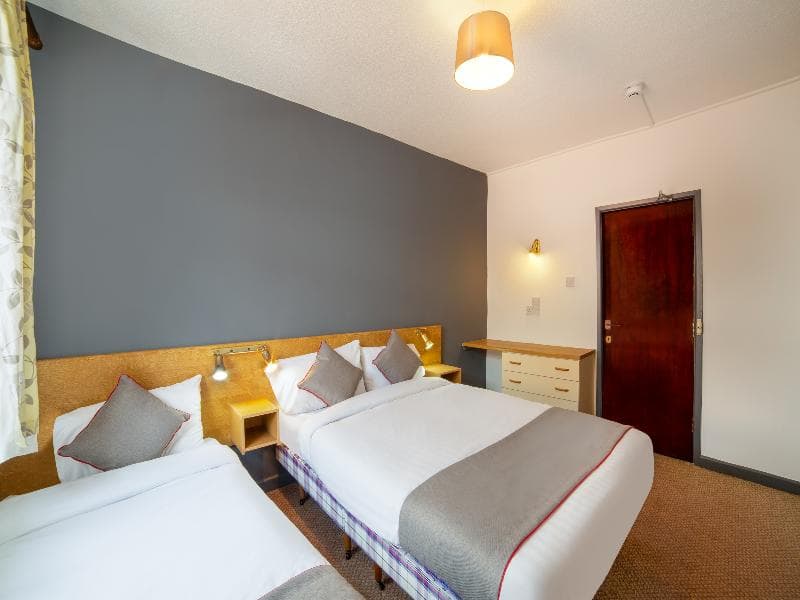 Alumhurst Hotel 2