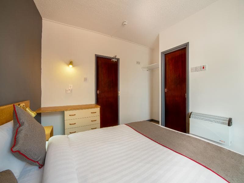 Alumhurst Hotel 5
