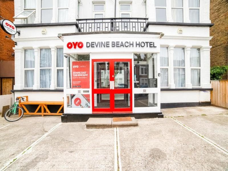Oyo Devine Beach Hotel, Westcliff Southend-On-Sea 3