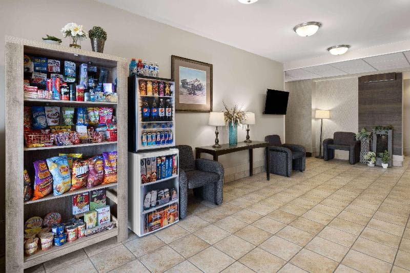 Travelodge By Wyndham Fort Mcmurray 3
