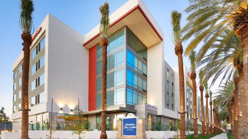 Hampton Inn & Suites Anaheim Resort Convention Center photo 1