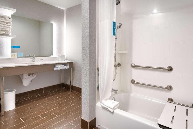 Hampton Inn & Suites Anaheim Resort Convention Center 3