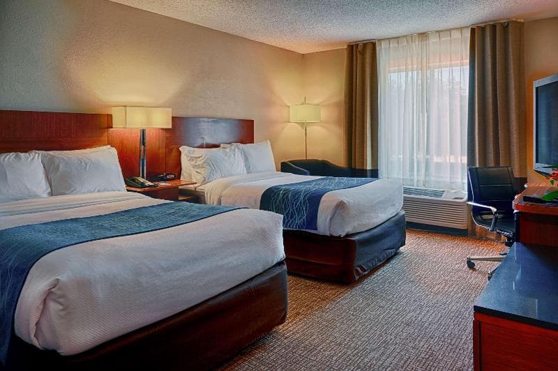 Fairfield Inn Dallas North 3