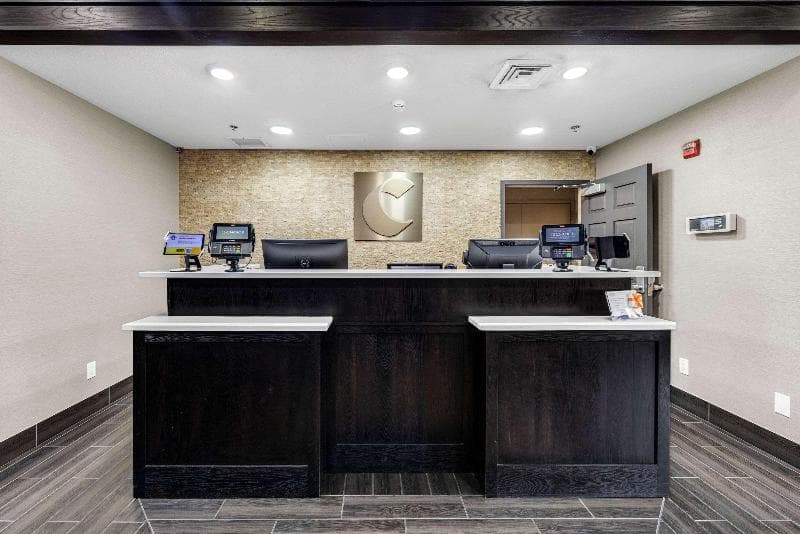 Comfort Inn & Suites Logan Near University 4