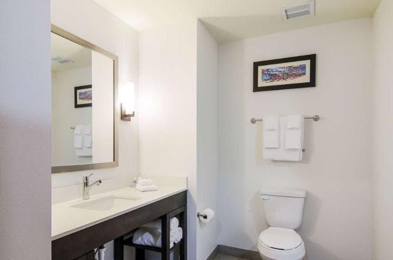 Comfort Inn & Suites 5