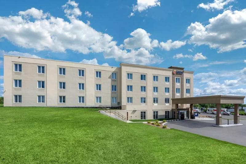 Comfort Inn & Suites Napanee photo 1