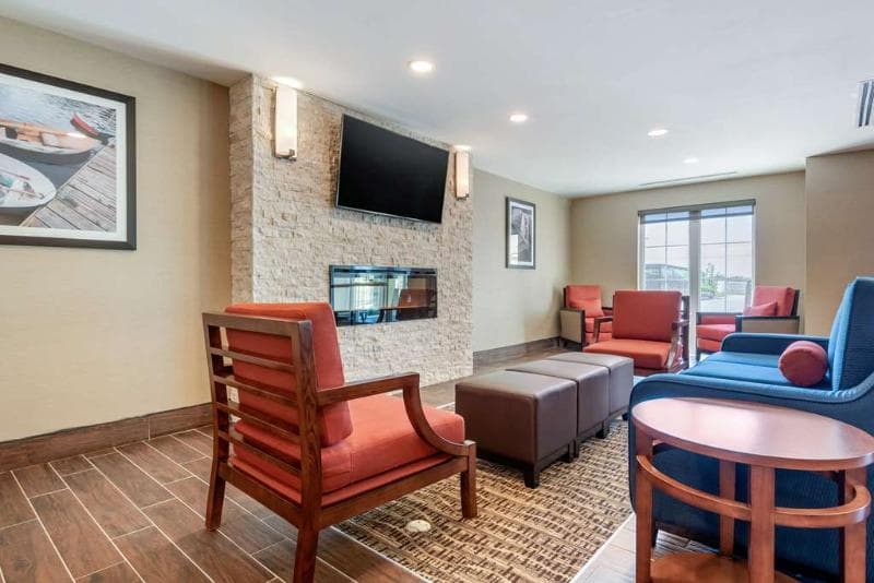 Comfort Inn & Suites Napanee 4